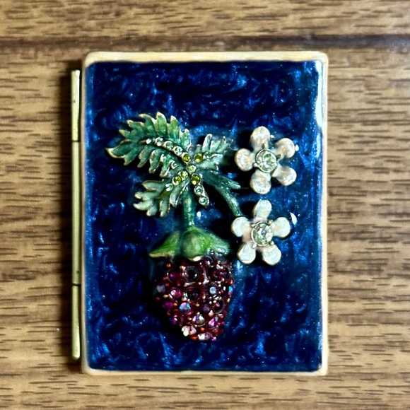 Jay Strongwater • Picture Holder • Vintage • Strawberry Floral • Crystal •Frame - Picture 1 of 10